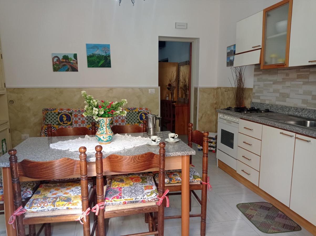Mary Home - Casa Vacanza Taormina Bagian luar foto