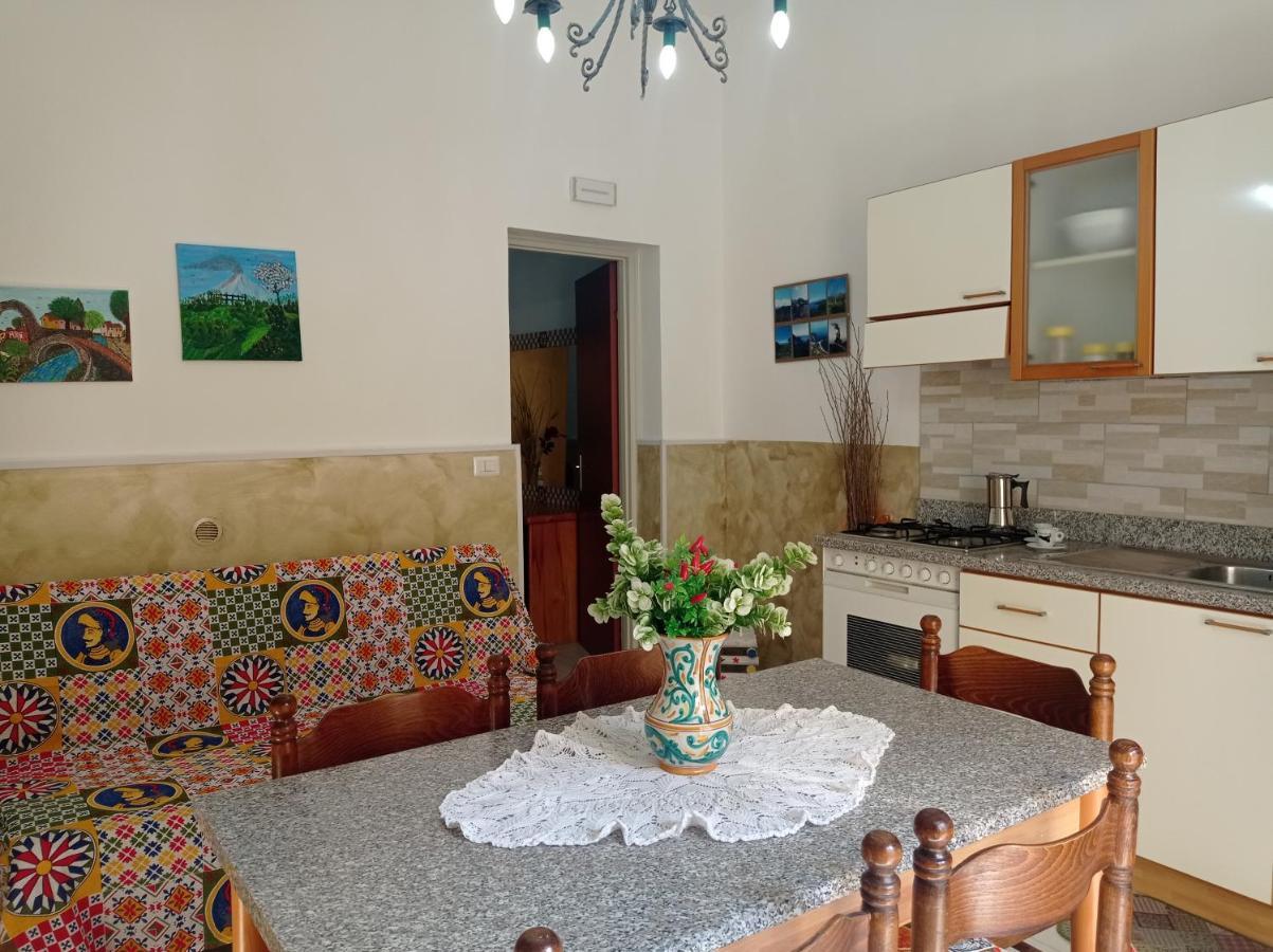 Mary Home - Casa Vacanza Taormina Bagian luar foto