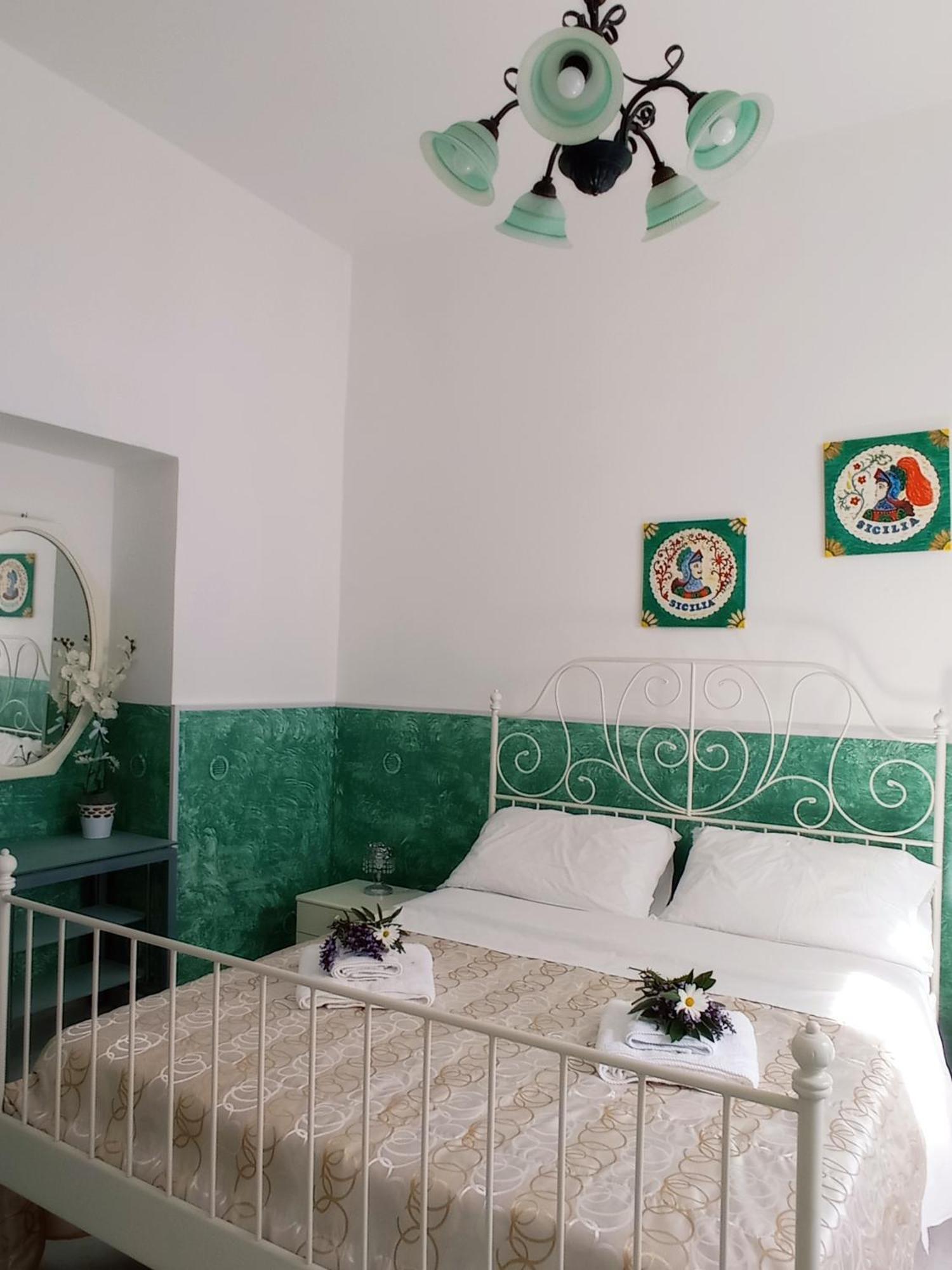 Mary Home - Casa Vacanza Taormina Ruang foto